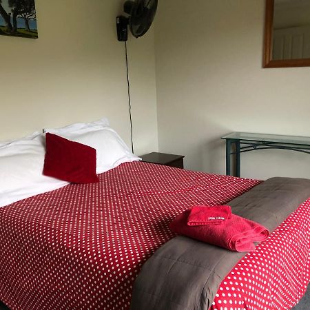 Silverdale Garden Stay โอเรวา ภายนอก รูปภาพ