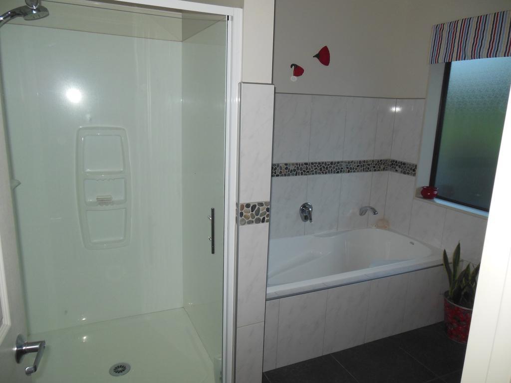 Silverdale Garden Stay โอเรวา ภายนอก รูปภาพ